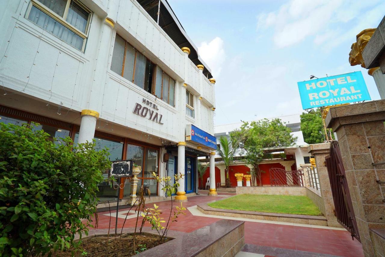 Hotel Royal 아흐메다바드 외부 사진